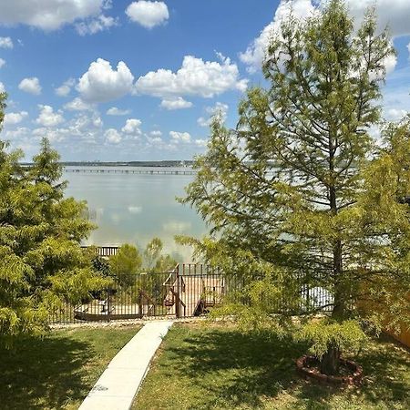 Lake Front Home, Around 15 Minutes Drive To At&T And Epic Water グランドプレーリー エクステリア 写真