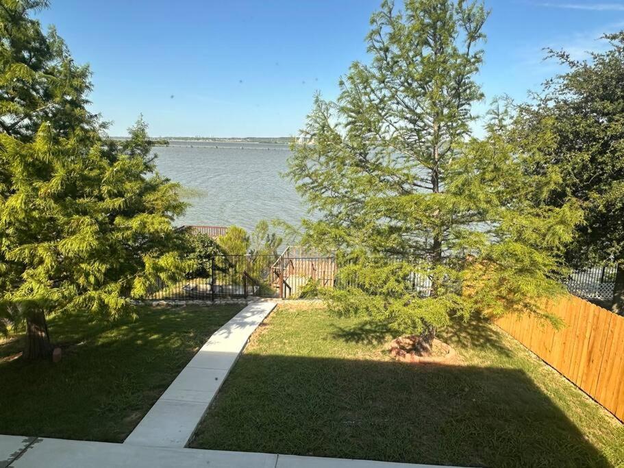 Lake Front Home, Around 15 Minutes Drive To At&T And Epic Water グランドプレーリー エクステリア 写真